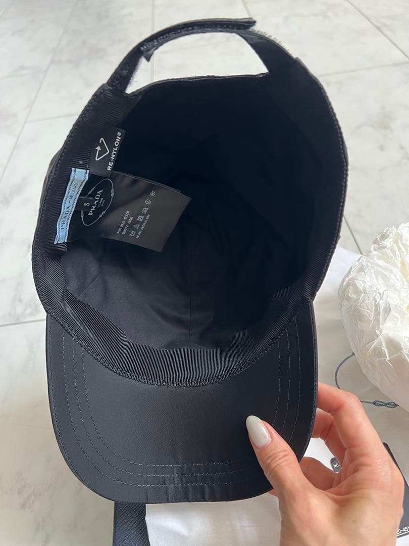 PRADA ブラックキャップ Sサイズ