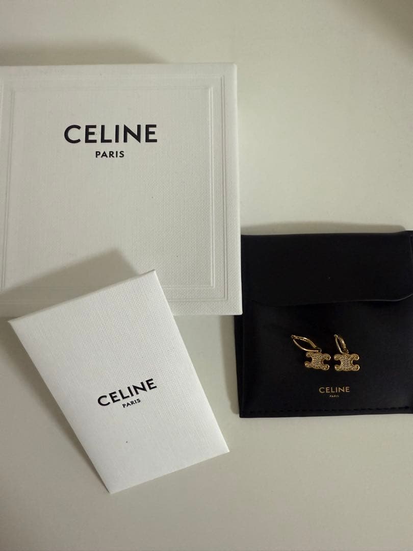 CELINEトリオンフ ラインストーン ピアス