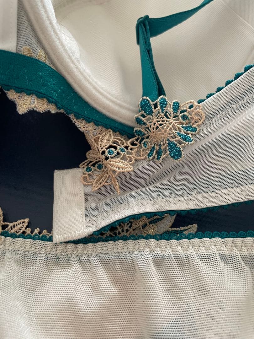 サルート F75/L 79G BE 王家の紋章 店舗限定