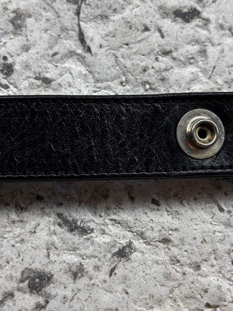 クロムハーツ レザー バングル 3ボタン2スナップ ブレスレット