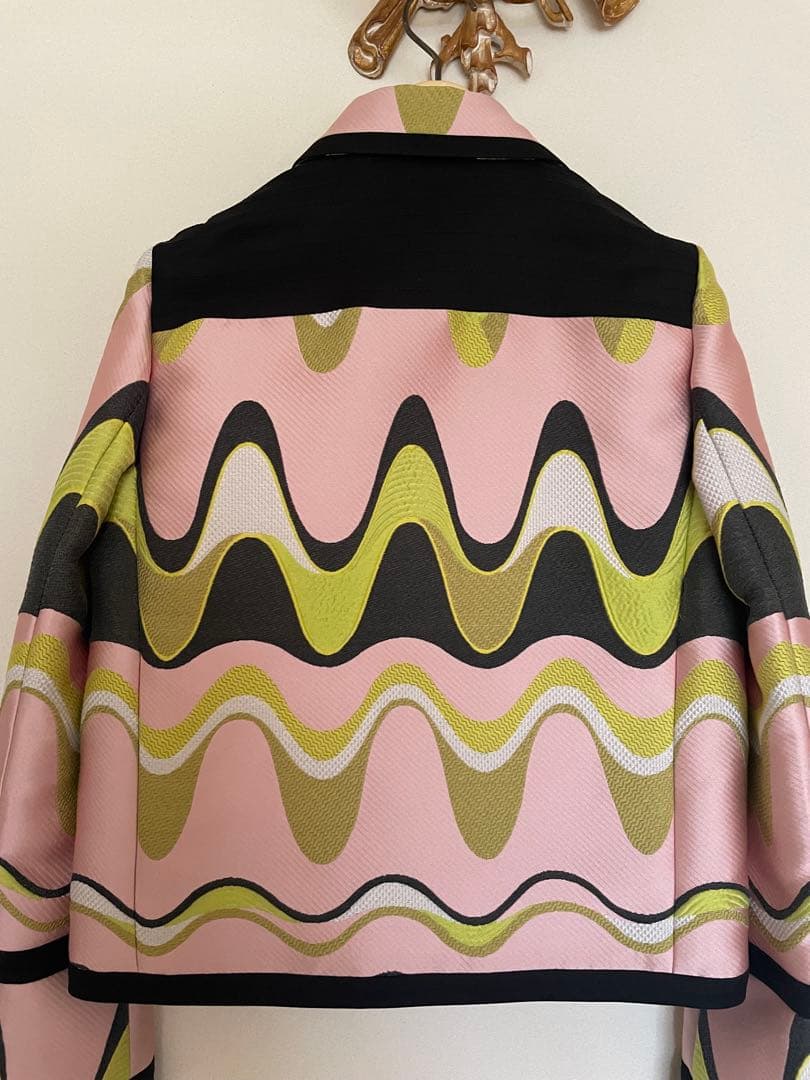 EMILIO PUCCI.ピンクのジャケットsize.38、新品未使用品