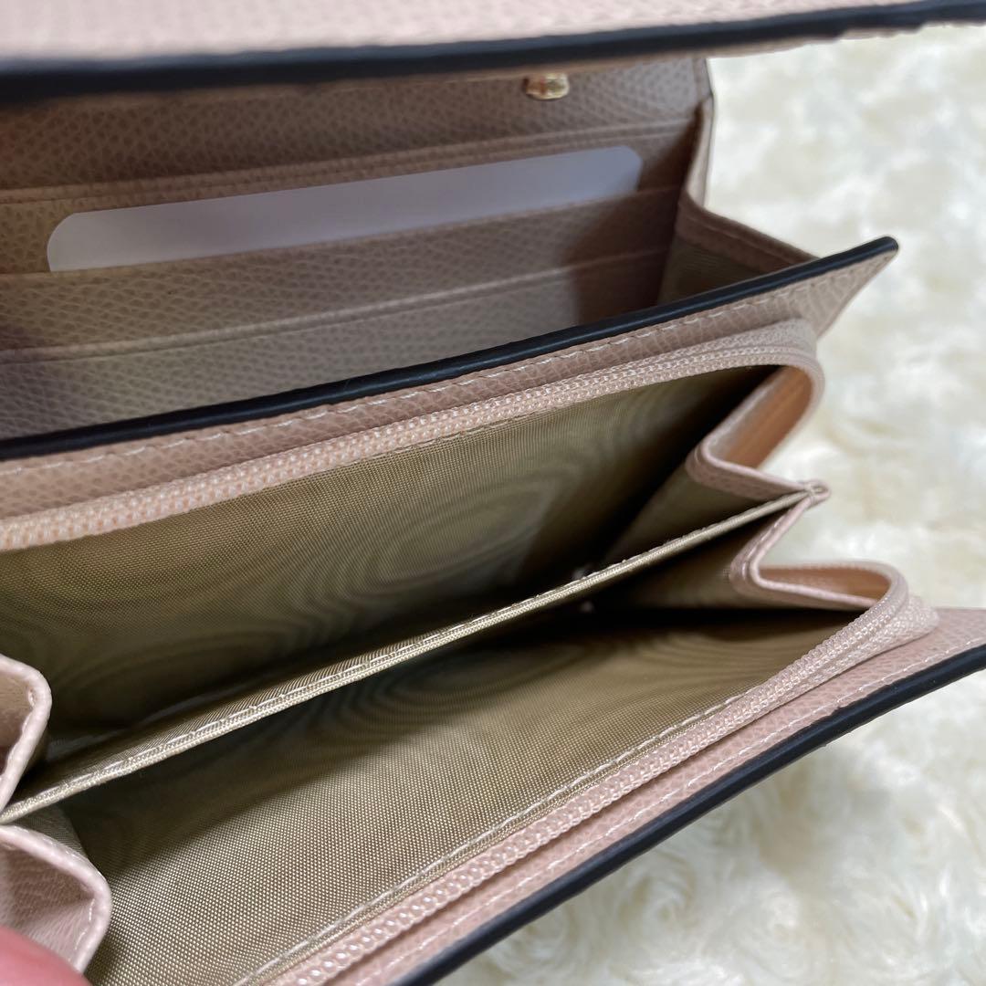 FURLAフルラ　レディース　二つ折り財布　ピンク