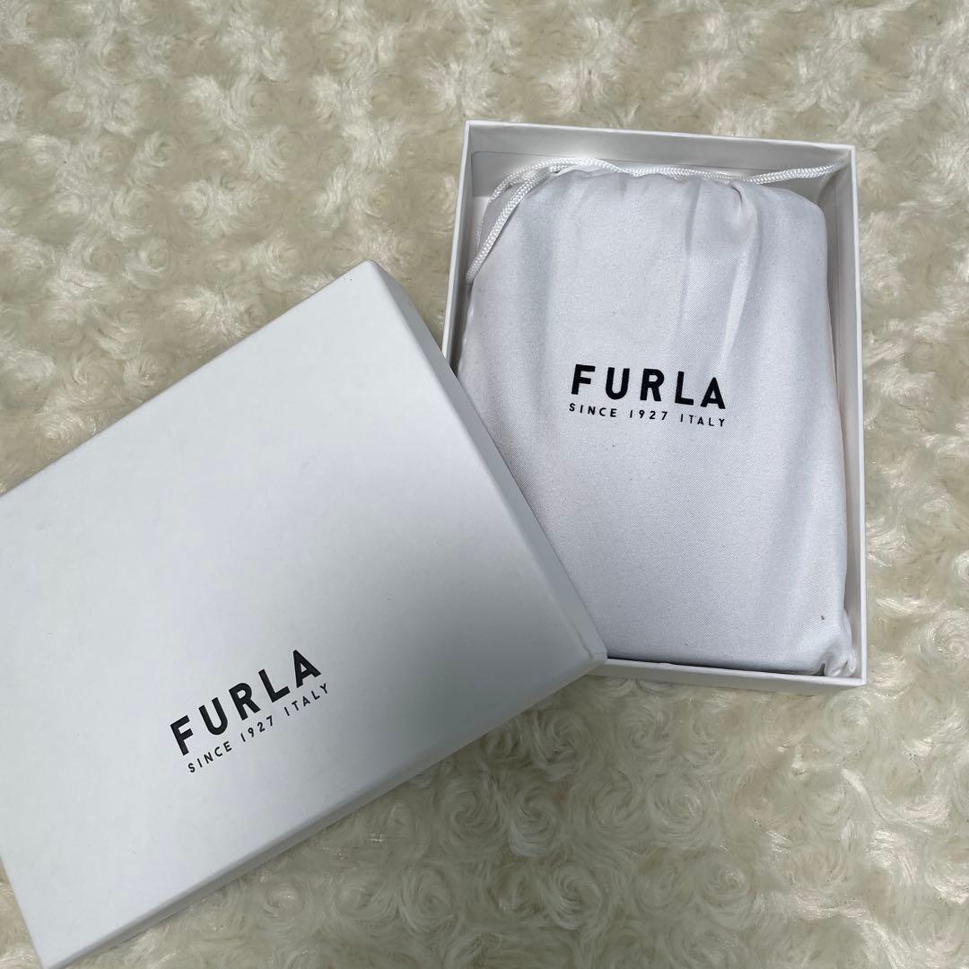 FURLAフルラ　レディース　二つ折り財布　ピンク