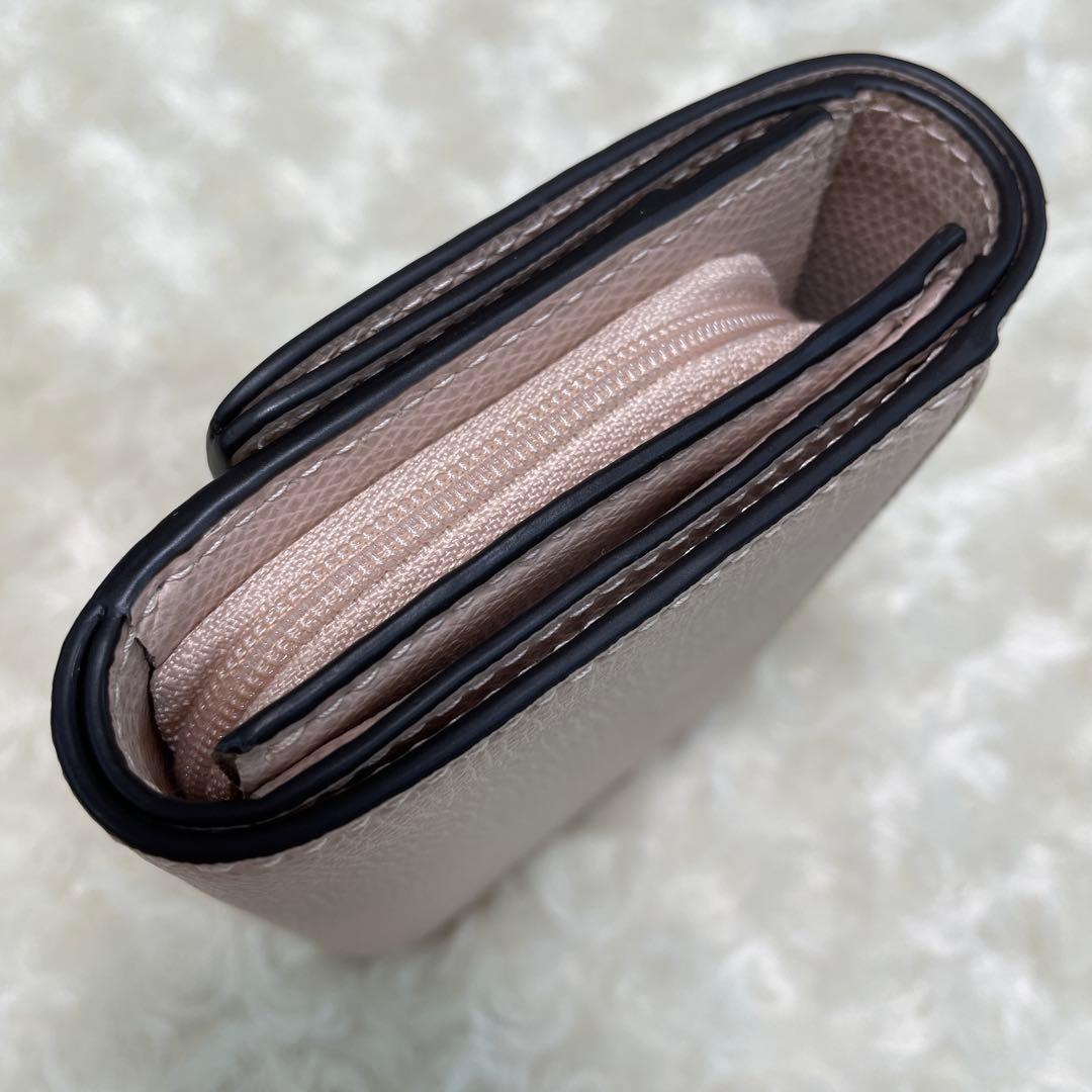 FURLAフルラ　レディース　二つ折り財布　ピンク