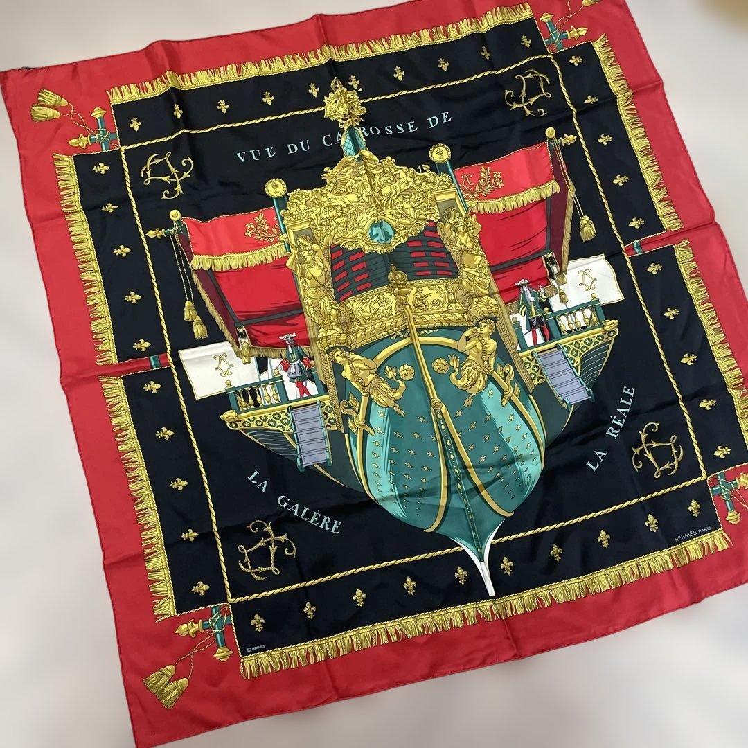 Hermes 王冠と盾のデザイン スカーフ