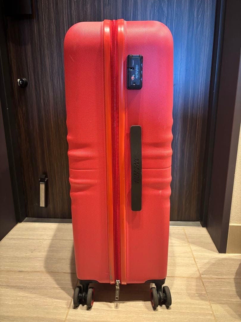 AMERICAN TOURISTER レッドキャリーケース（大容量）