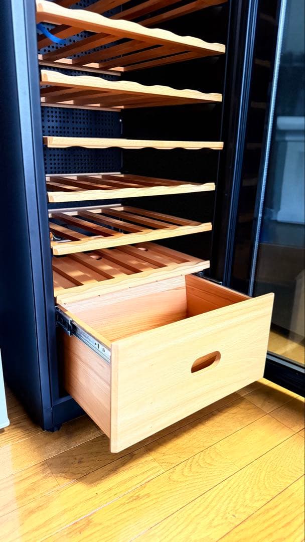 y*k様 Haier ワインセラー 多段式 ガラスドア