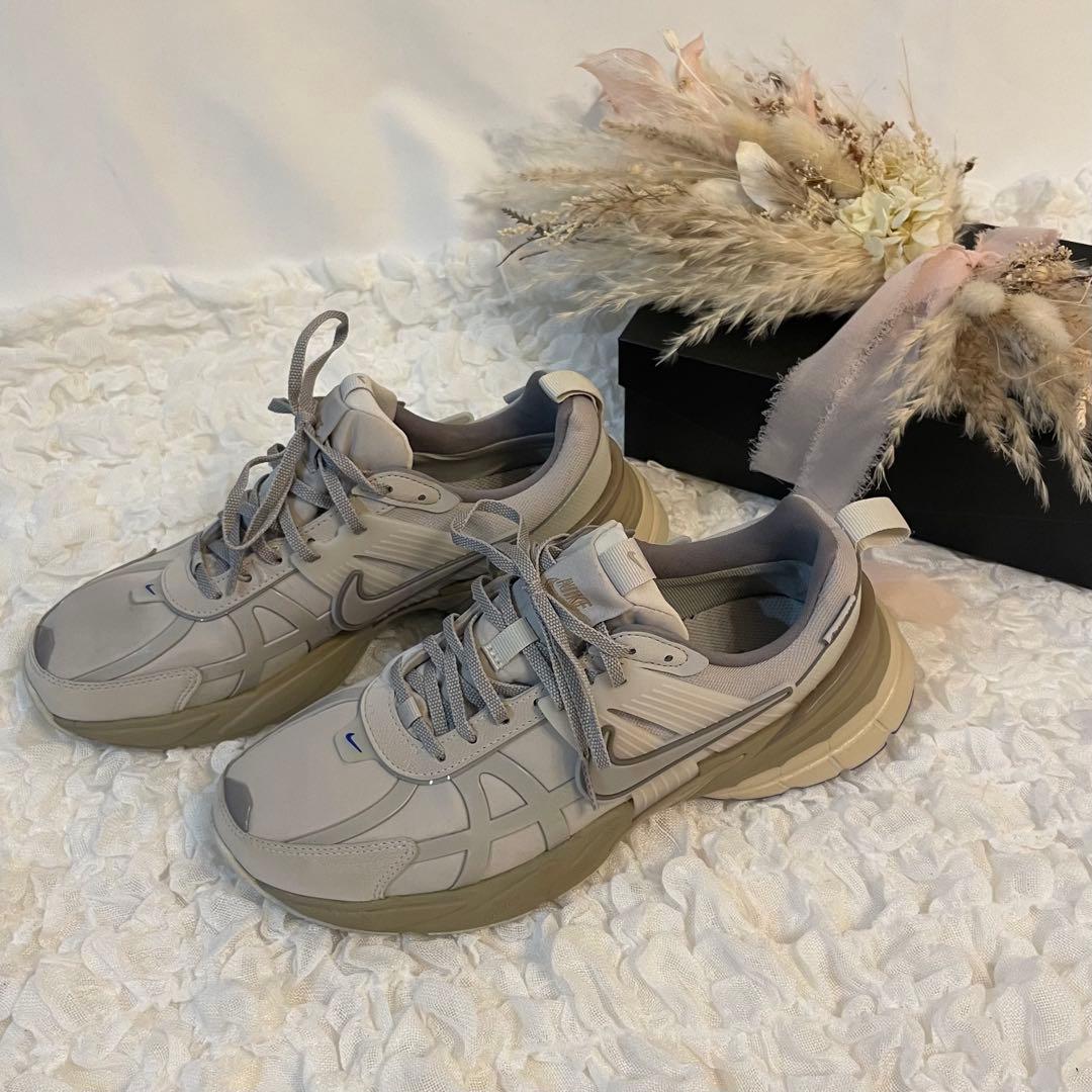 ✨美品✨24.5ナイキ ウィメンズ V2Kラン ゴアテックス　ライトボーン　防水