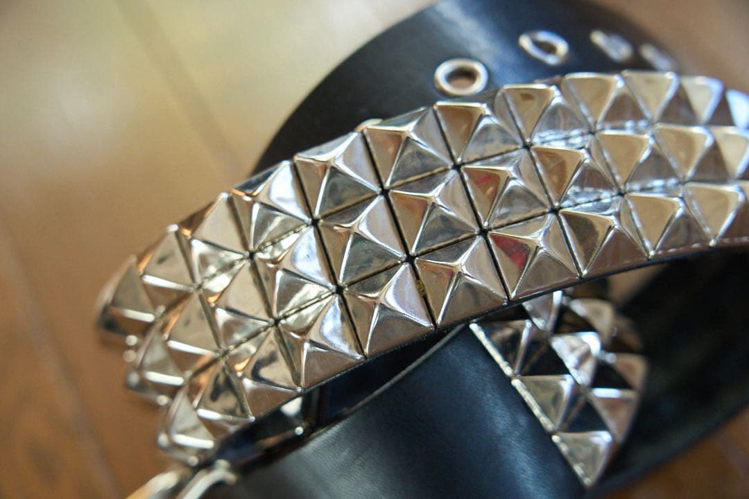 666 3連スタッズベルト