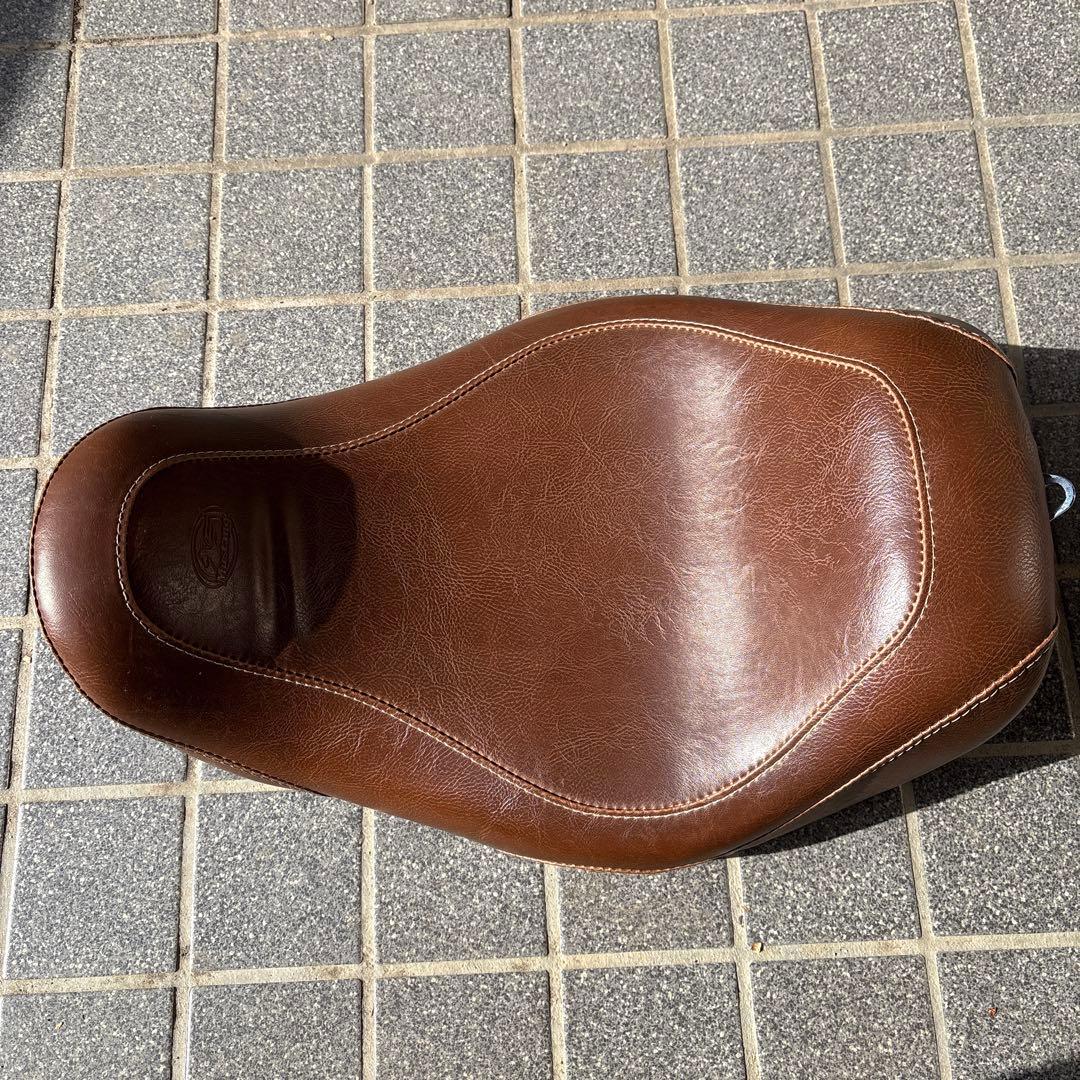 ハーレー　マスタング　シート