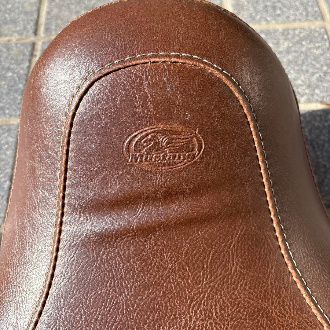 ハーレー　マスタング　シート