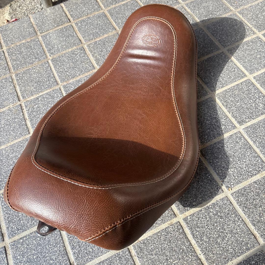 ハーレー　マスタング　シート