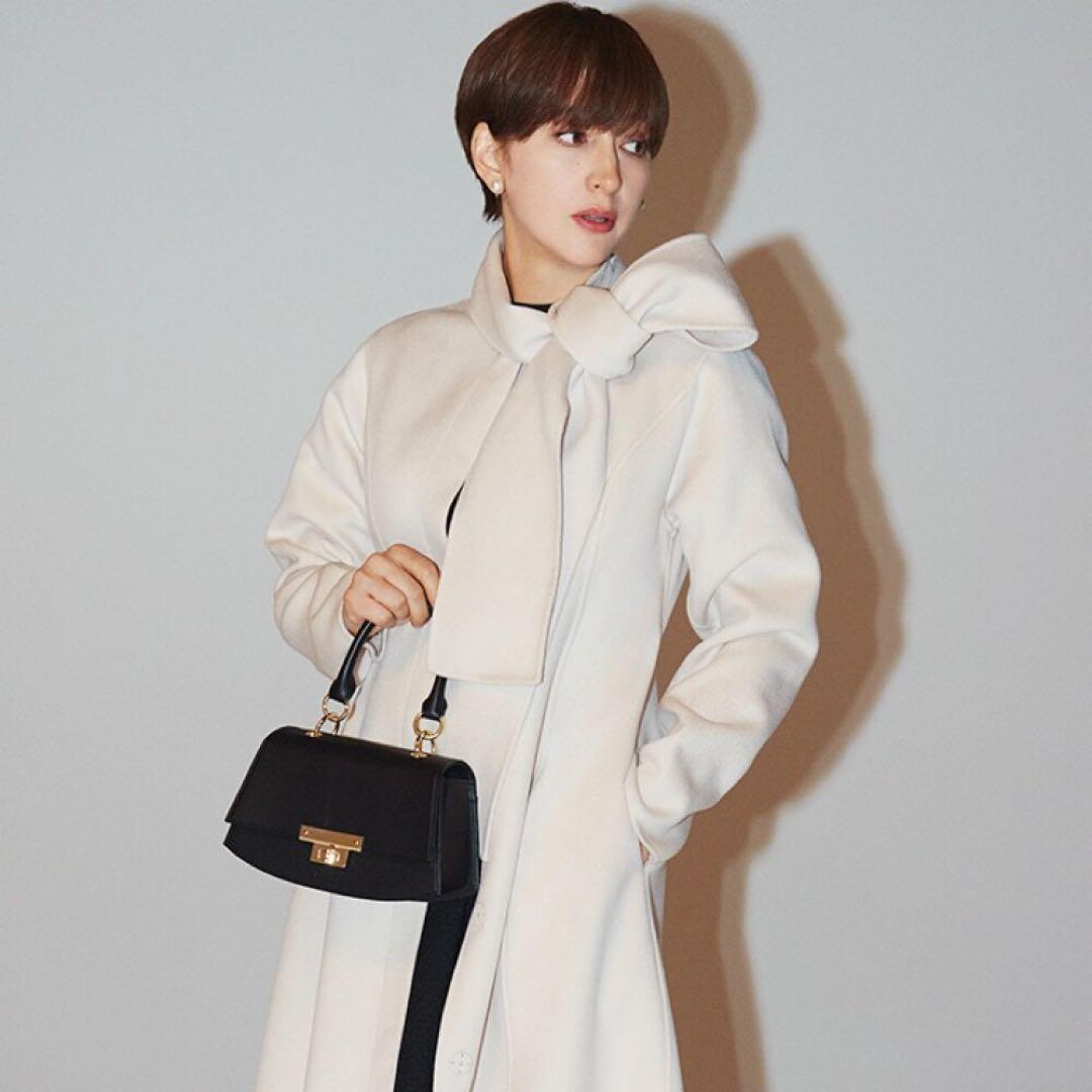 セルフォード ストール付きリバードレスコート