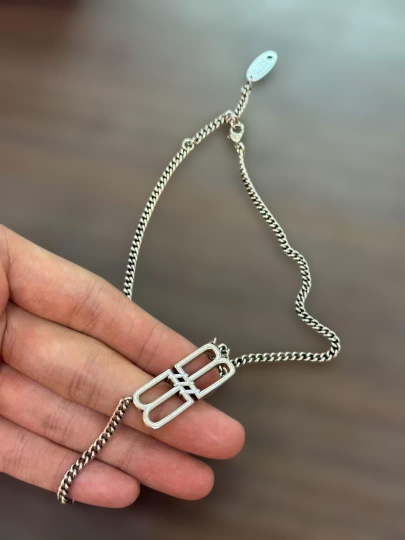 シルバー チェーンネックレス ロゴプレート付き