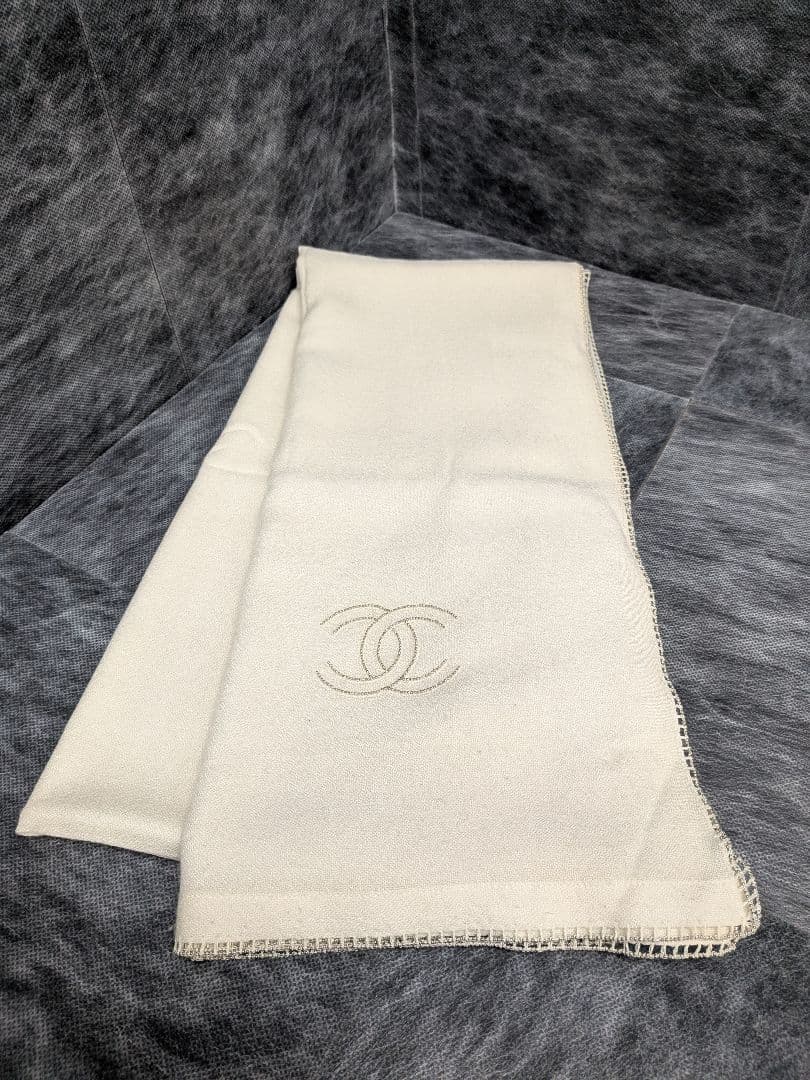 CHANEL アイボリー ロゴ ストール