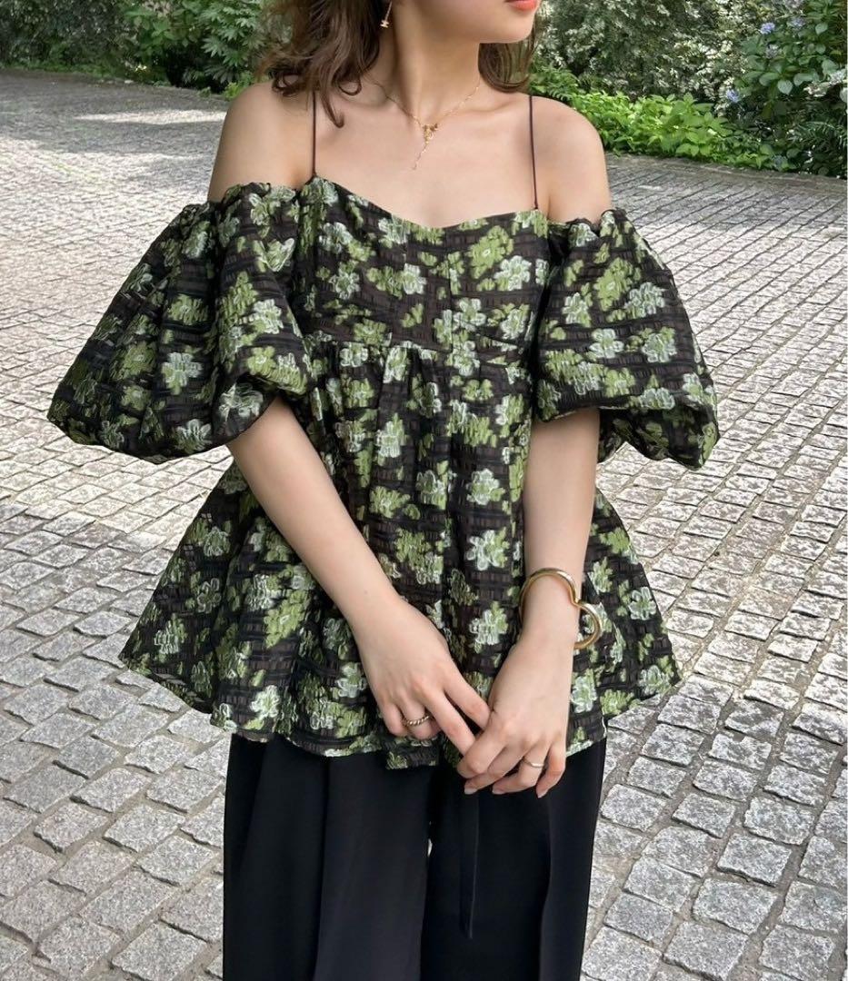 LILY BROWN バルーンスリーブ　ジャガード　ペプラム　シモーネロシャ