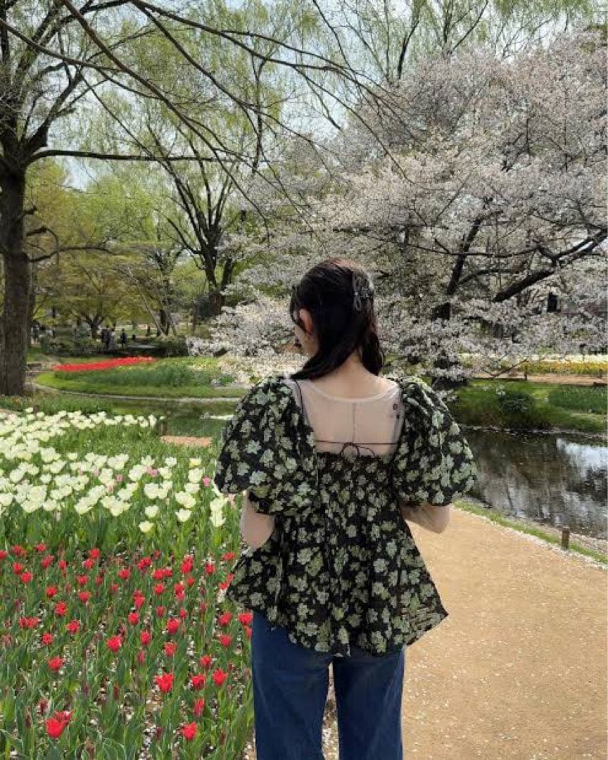 LILY BROWN バルーンスリーブ　ジャガード　ペプラム　シモーネロシャ