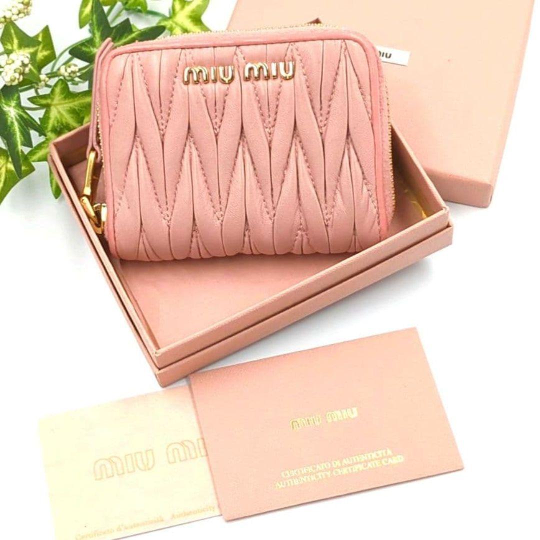 良品✨️miumiu マテラッセ　ピンクレザー　財布　コの字ファスナー