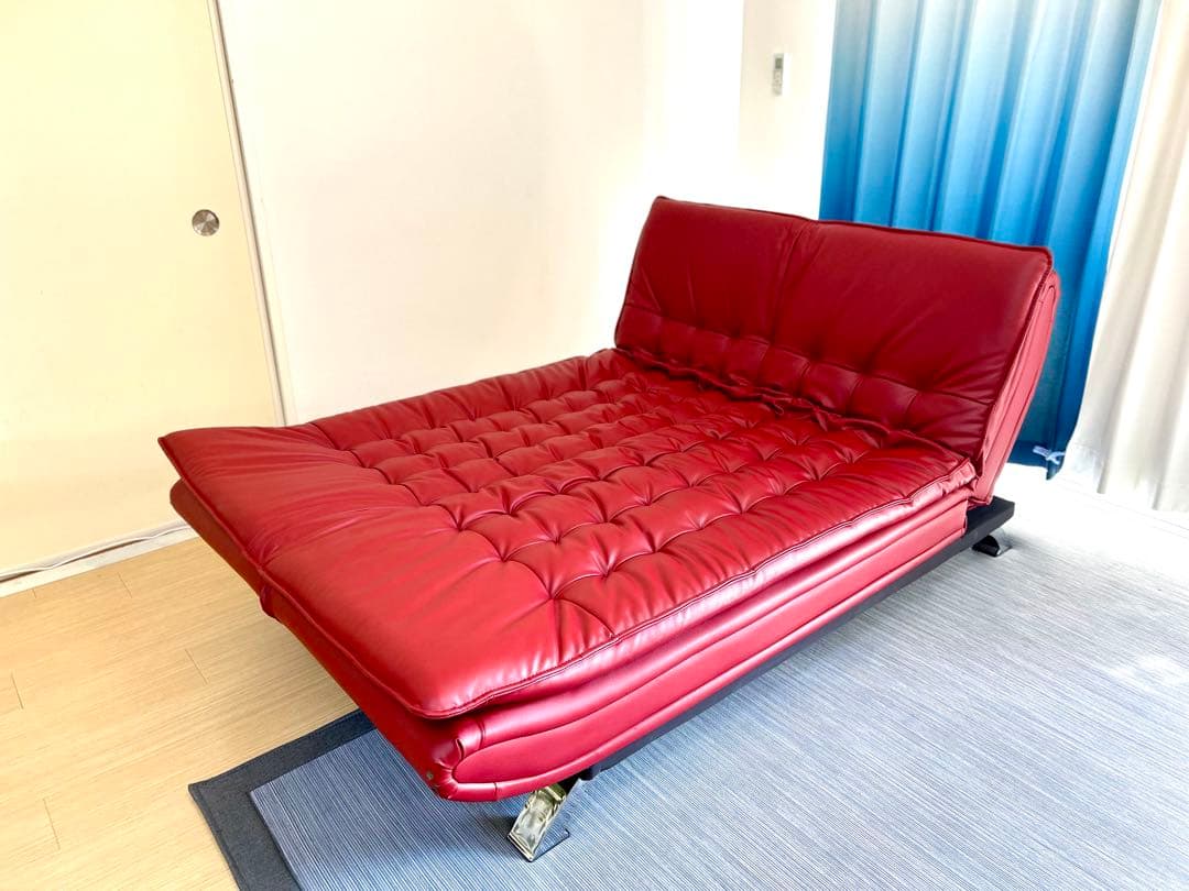 ニトリ赤い合成皮革ソファ 、ソファベッドリクライニング機能付き