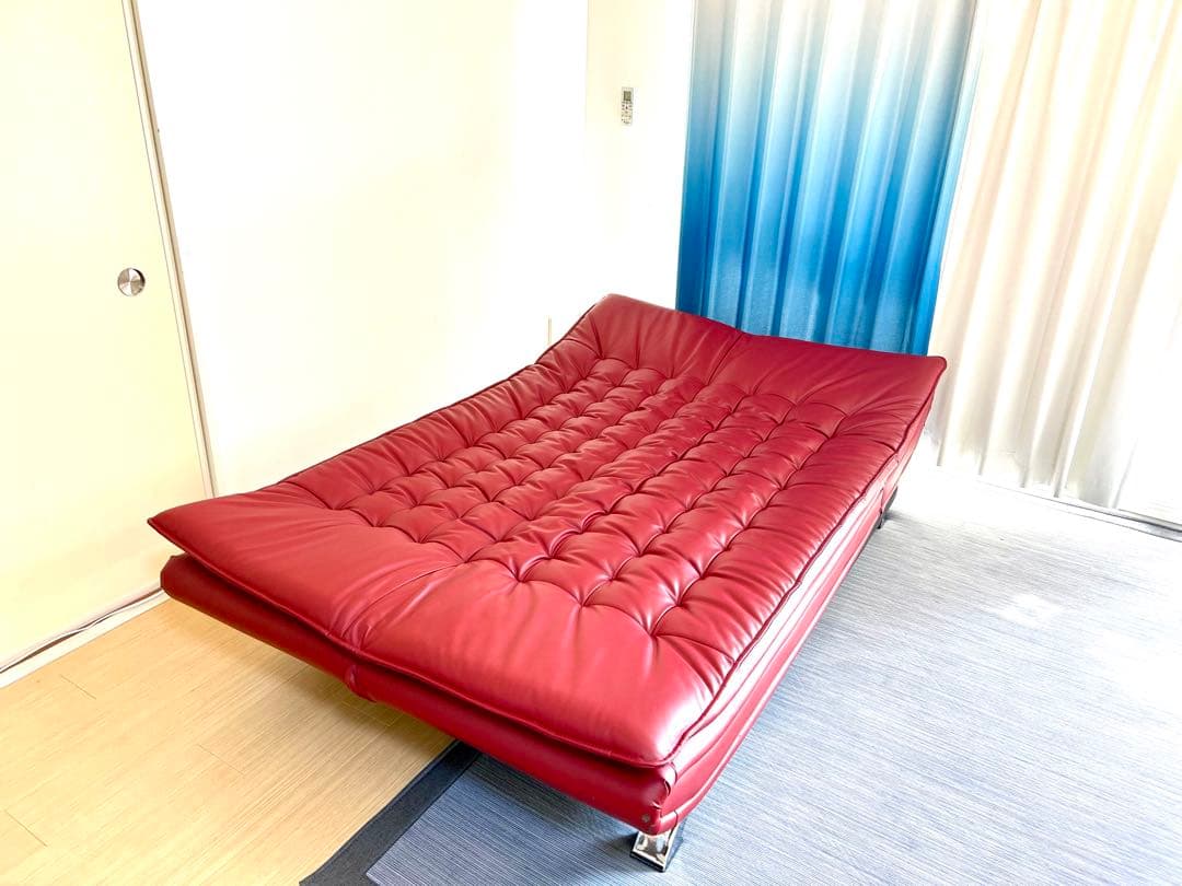 ニトリ赤い合成皮革ソファ 、ソファベッドリクライニング機能付き