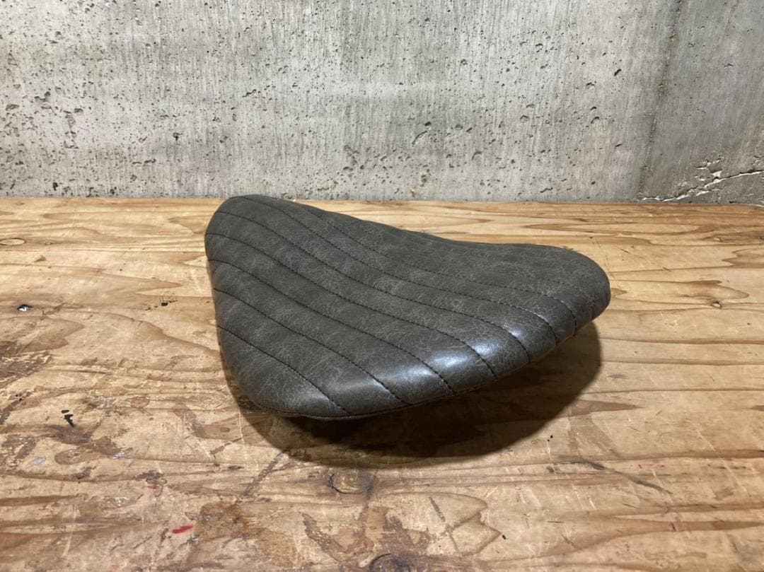 送料無料 ソロシート ピリオンパッド VTG ハーレー チョッパー SR