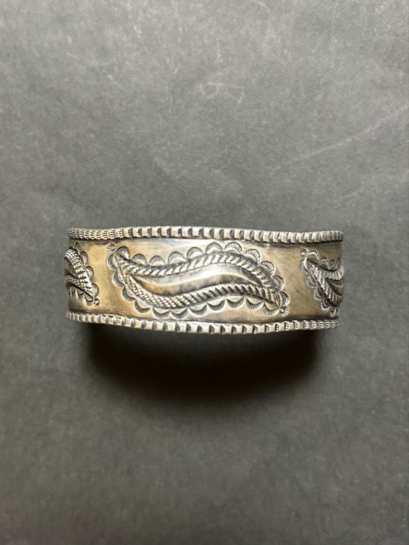 ナバホ最高峰　perry shorty シルバー　バングル