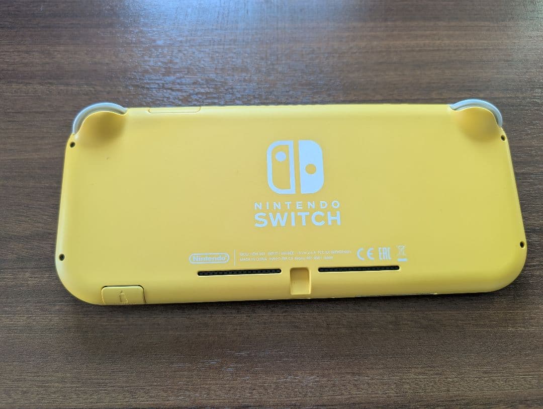 Nintendo Switch Lite イエロー 箱付き SDカード+ケース