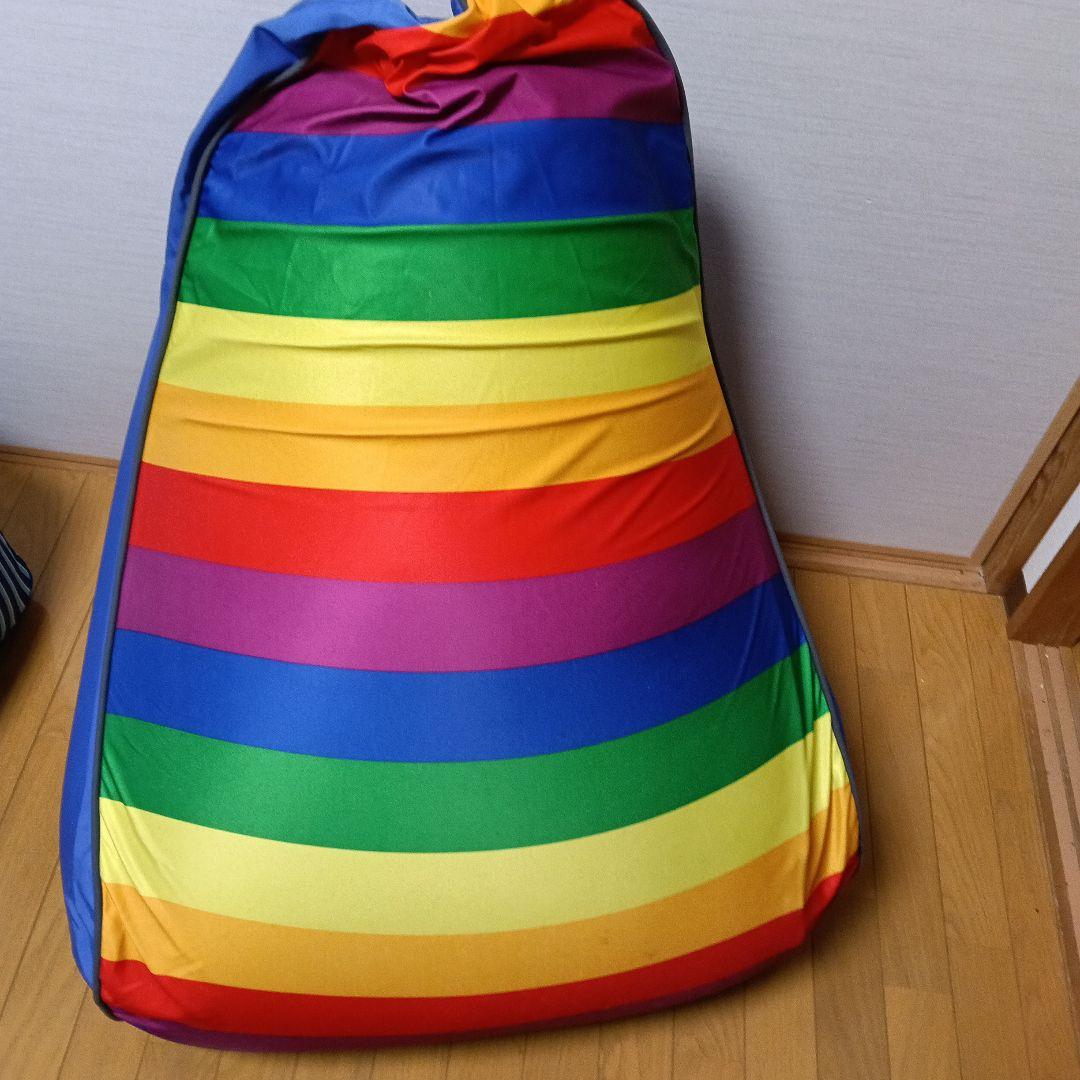 ❦ヨギボー　ラウンジャー レインボープライドエディションの２枚合わせ。