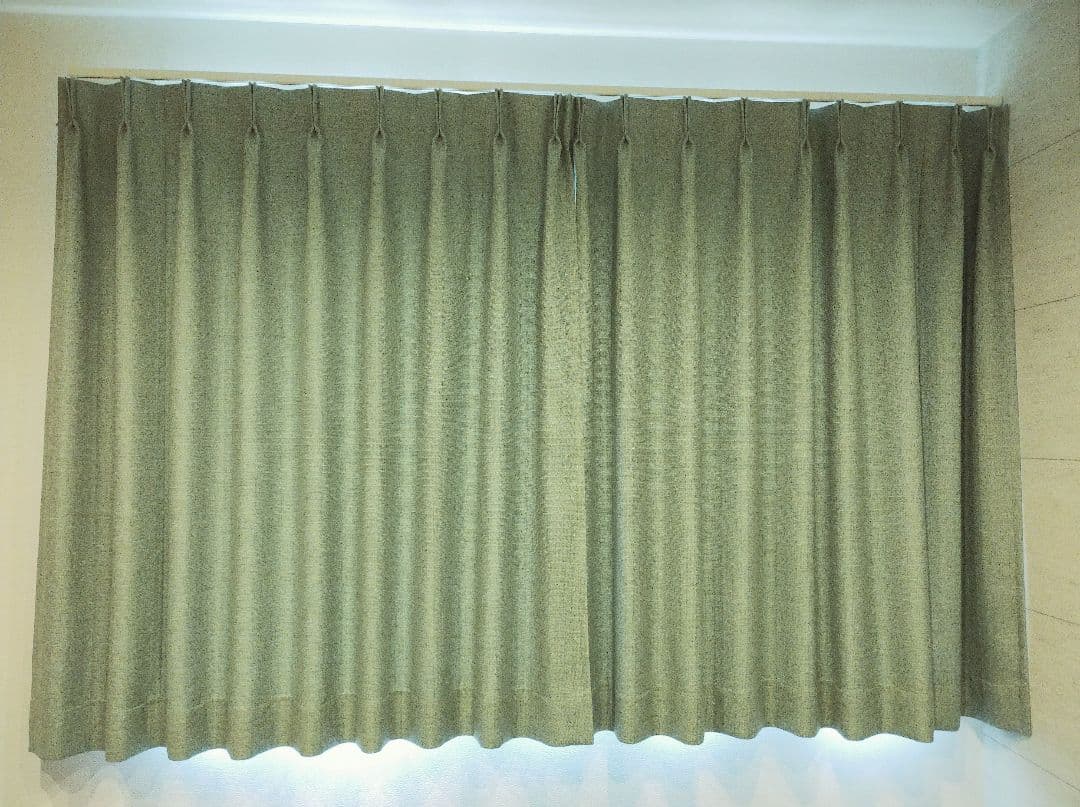 高級カーテン　株式会社フジエテキスタイル　腰窓