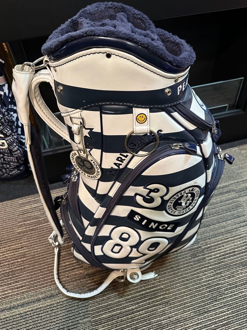 【希少】PEARLYGATES　30周年限定モデル　キャディバッグ　ボーダー