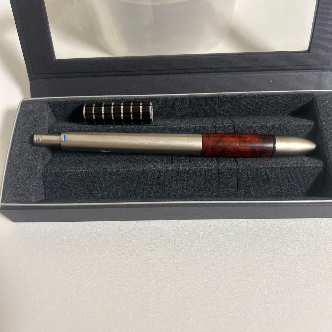 《最終値下げ‼️》《希少‼️》廃盤 LAMY 4pen 高級グリップ２つ付き