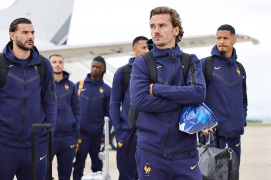 NIKE フランス代表　テックフリース パンツ