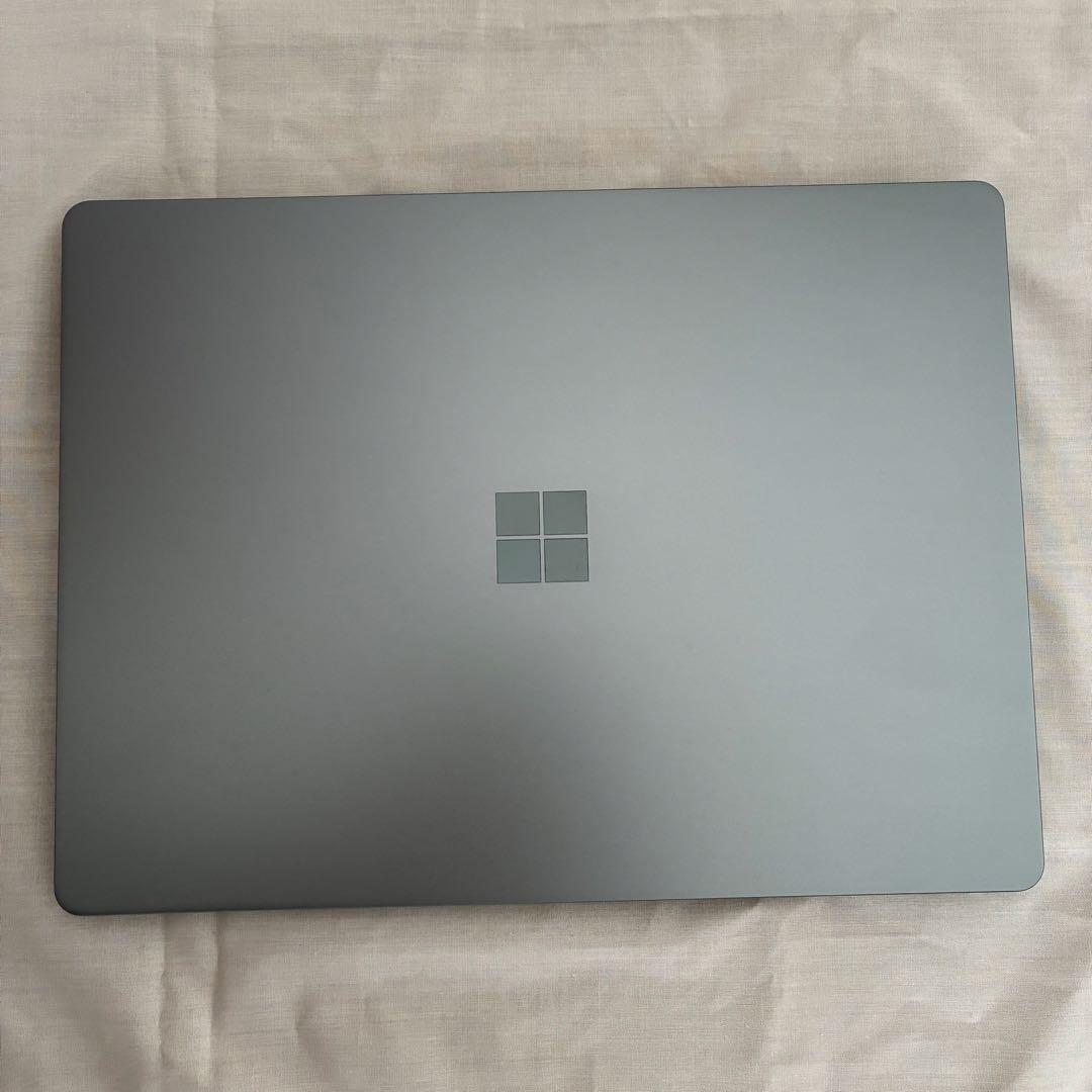 Microsoft Surface Laptop Go 2 本体　電源アダプター