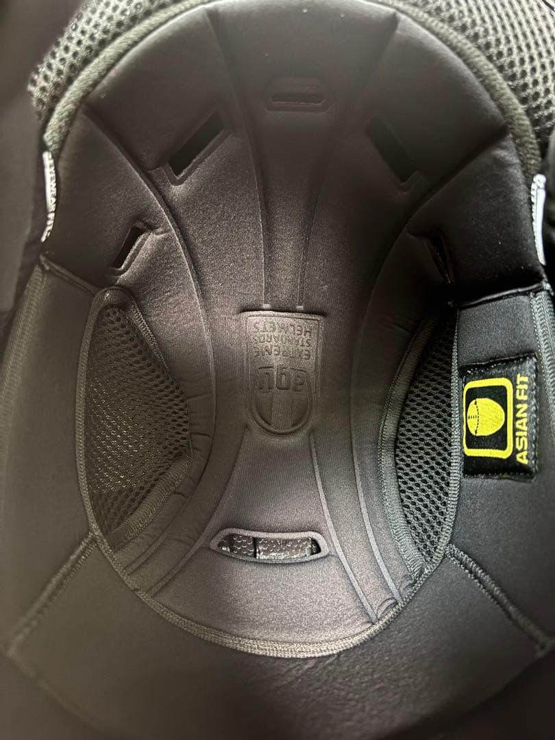 AGV フルフェイスヘルメット 黒 インカム付き 即日発送