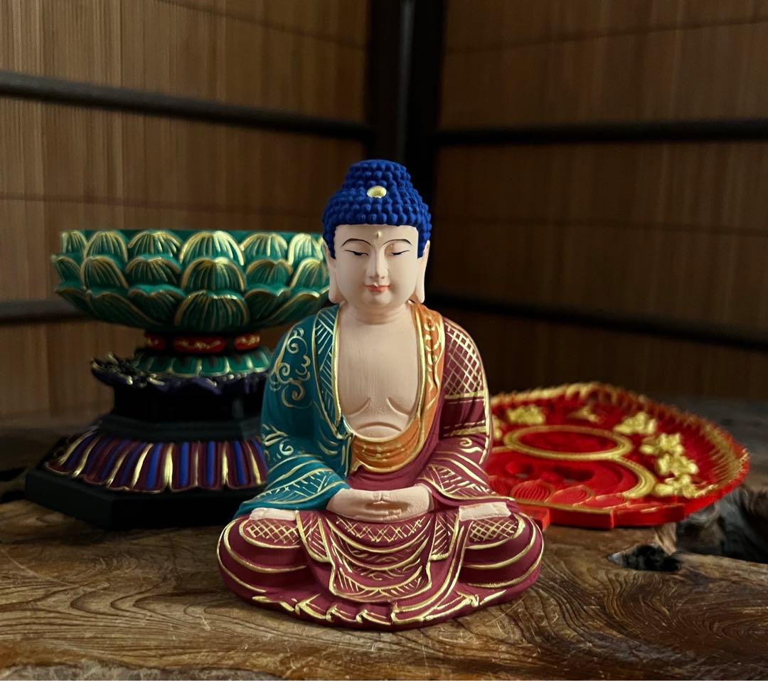 仏教美術 彩色総桧材 細密彫り 飛天光背 八角台座 釈迦如来像 仏像 展示品三寸