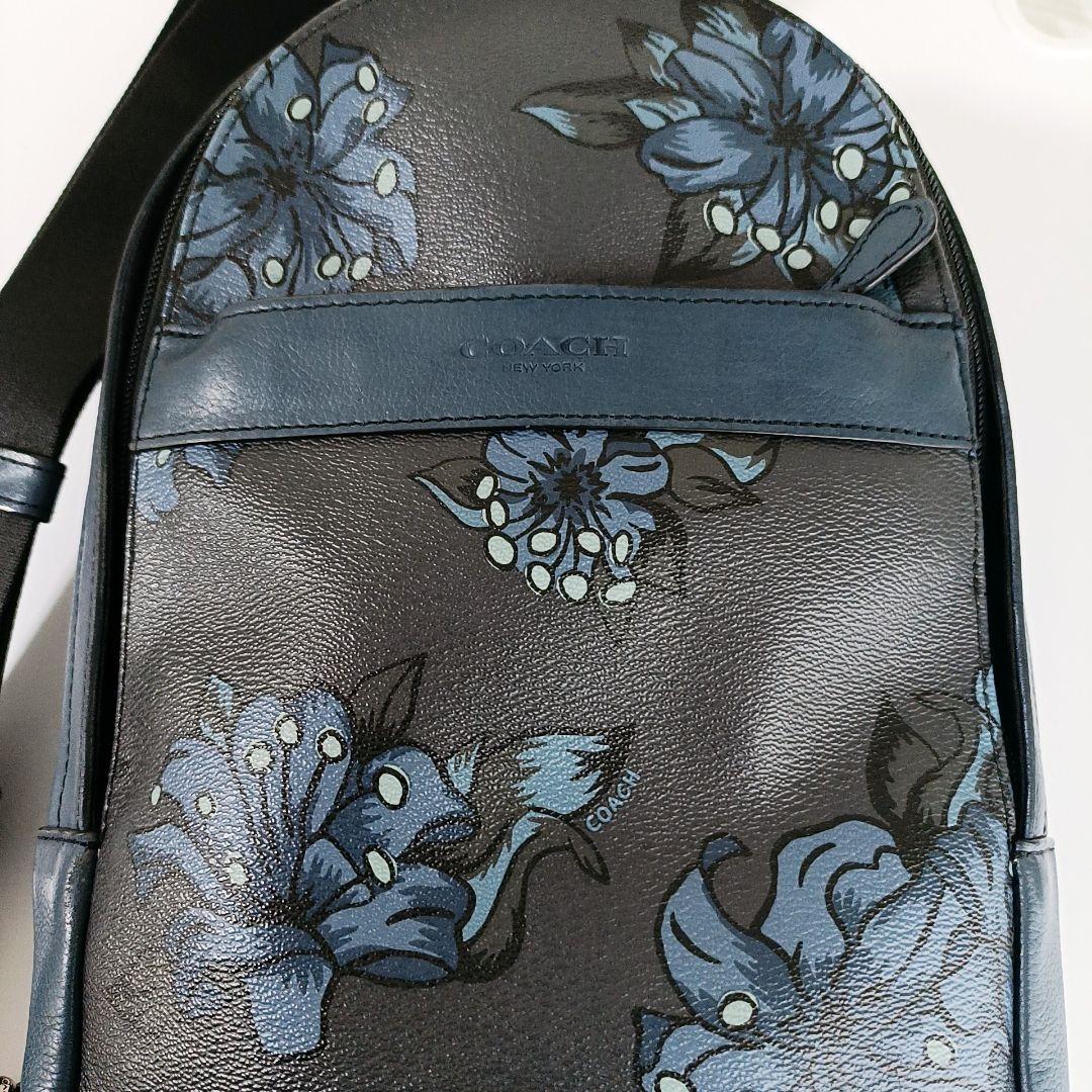希少美品 COACH フラワープリント ボディバッグ　ネイビー レザー 花柄