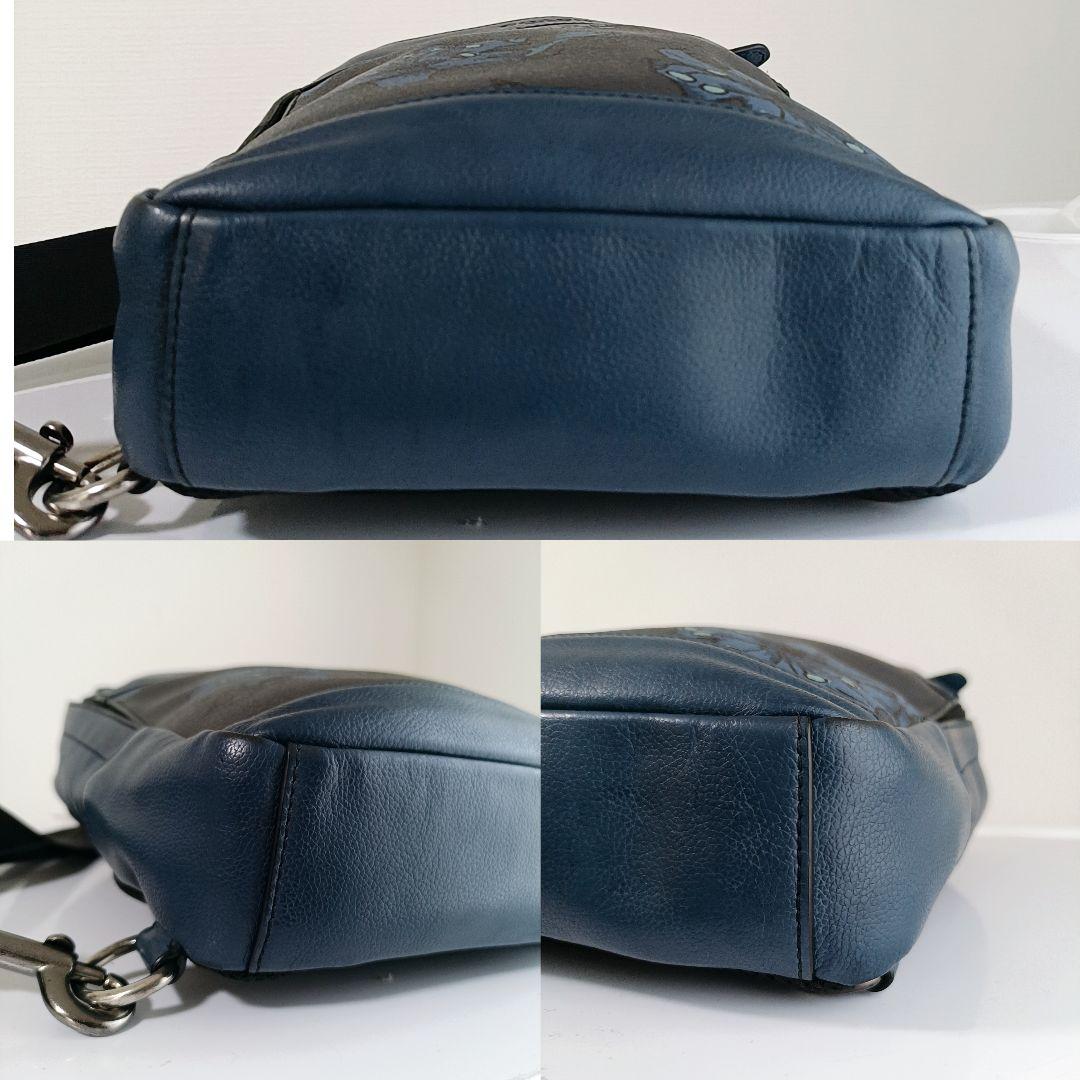 希少美品 COACH フラワープリント ボディバッグ　ネイビー レザー 花柄