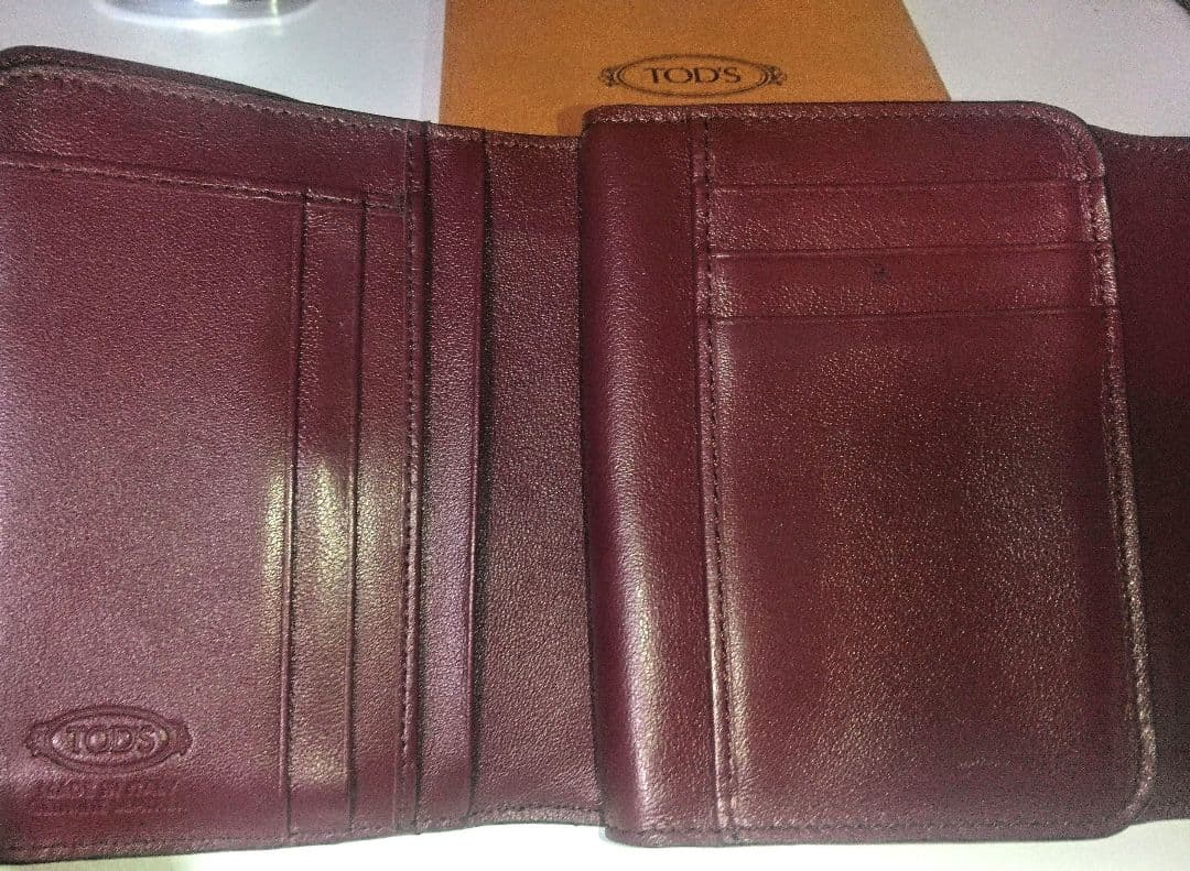 TOD'S 高級本革ウォレット　 Tタイムレス イタリア製 ※ミニ財布とは別物