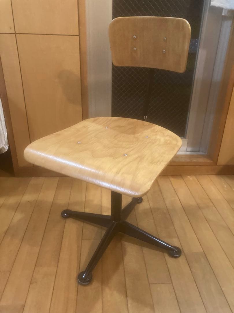 Friso kramer フリソクラマー　ドラフティングチェア