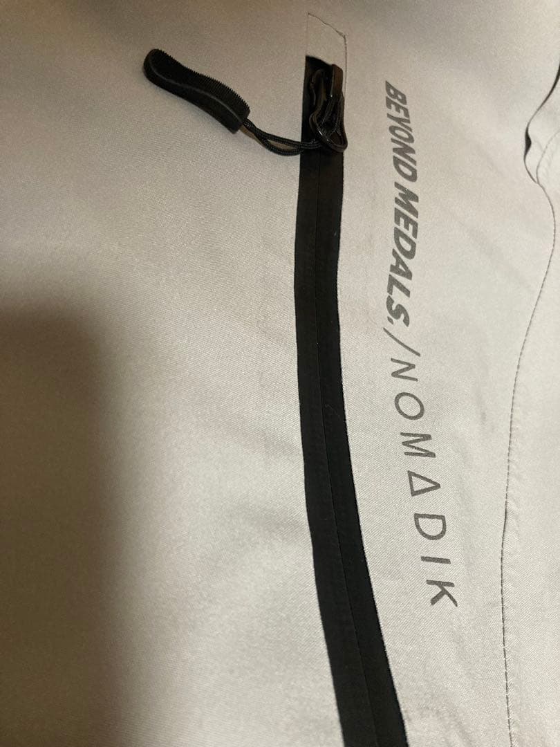 24-25モデル　コラボ上下セットBEYONDMEDALS NOMADIK