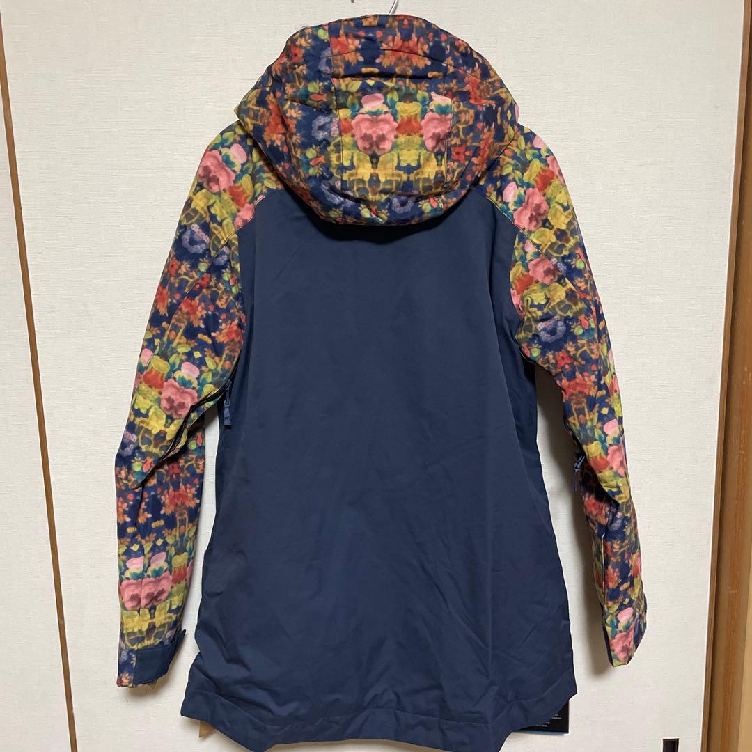 新品未使用　BURTON スノーボードジャケット S 女性用 レディース