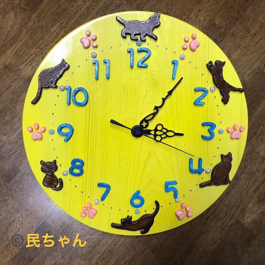 ハンドメイド　掛時計　かわいい　猫　木製　カラフル　ねこ電波時計　T-309