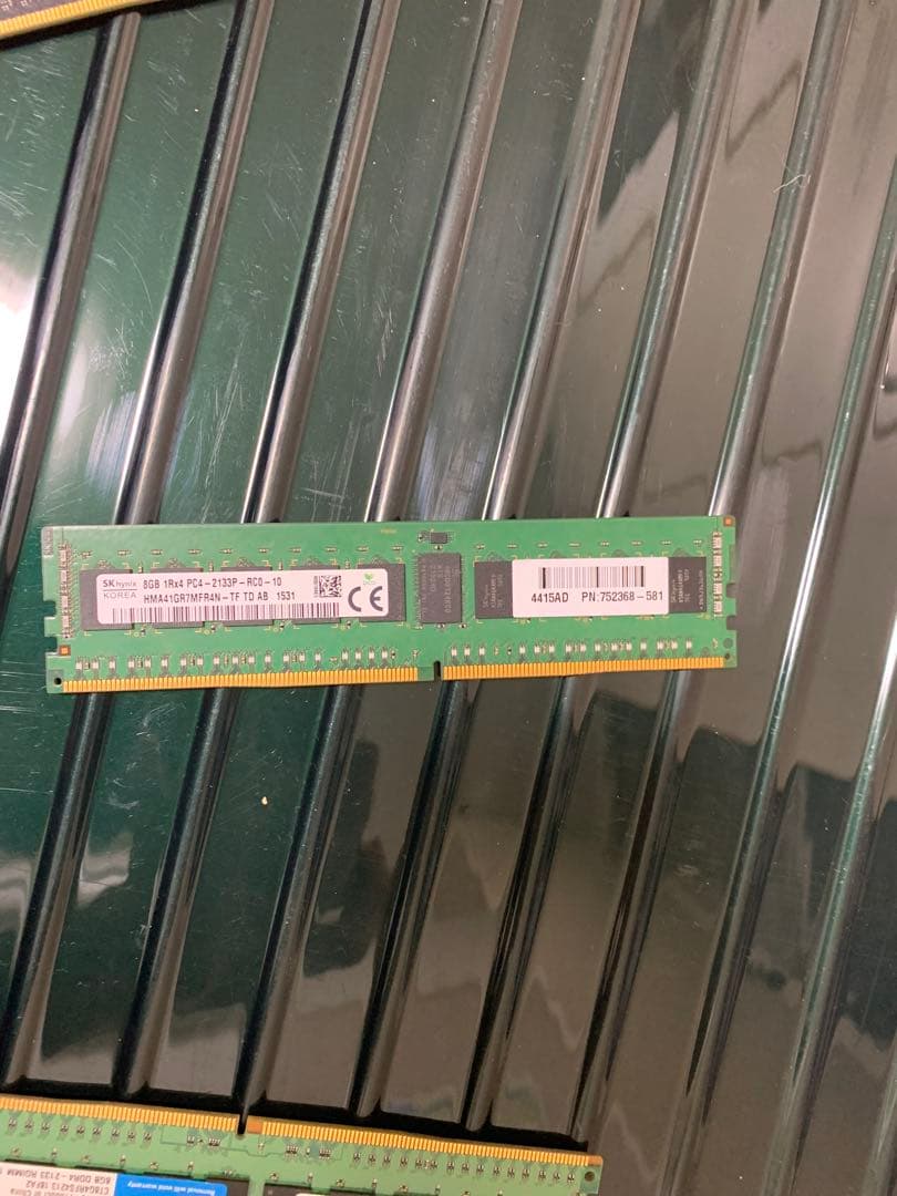 Crucial DDR4 8GB ×3 メモリーモジュール 2400MHz未確認