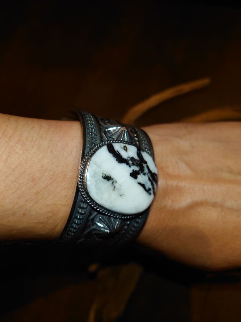 ★サンシャインリーブス★ バングル ホワイトバッファロー　シルバー925