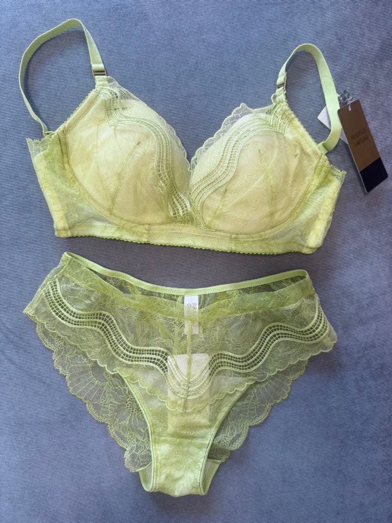 新品‼︎ブラデリスニューヨークゴールドレーベル ノンワイヤーブラ、ショーツセット