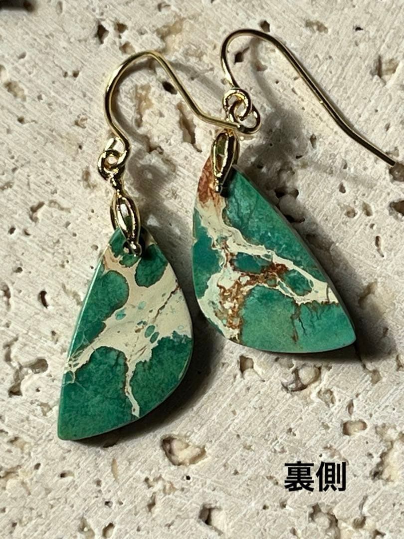 ビーゲンキ　14kgf 小ぶりなグリーンセディメントジャスパー ピアス