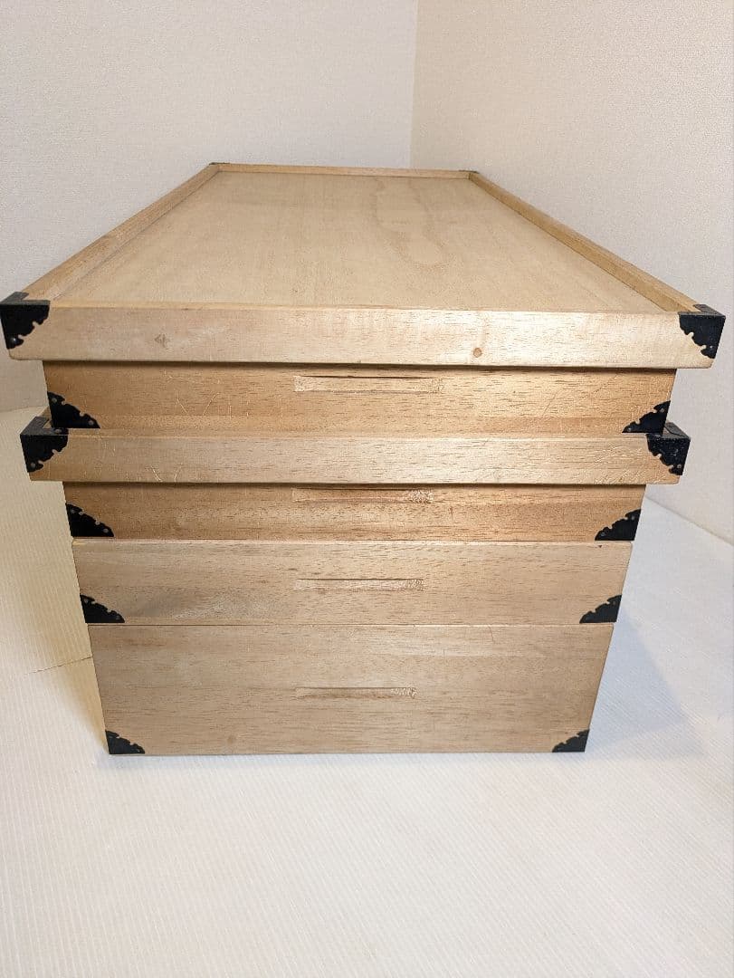 桐箱　桐箪笥　衣装ケース　4段