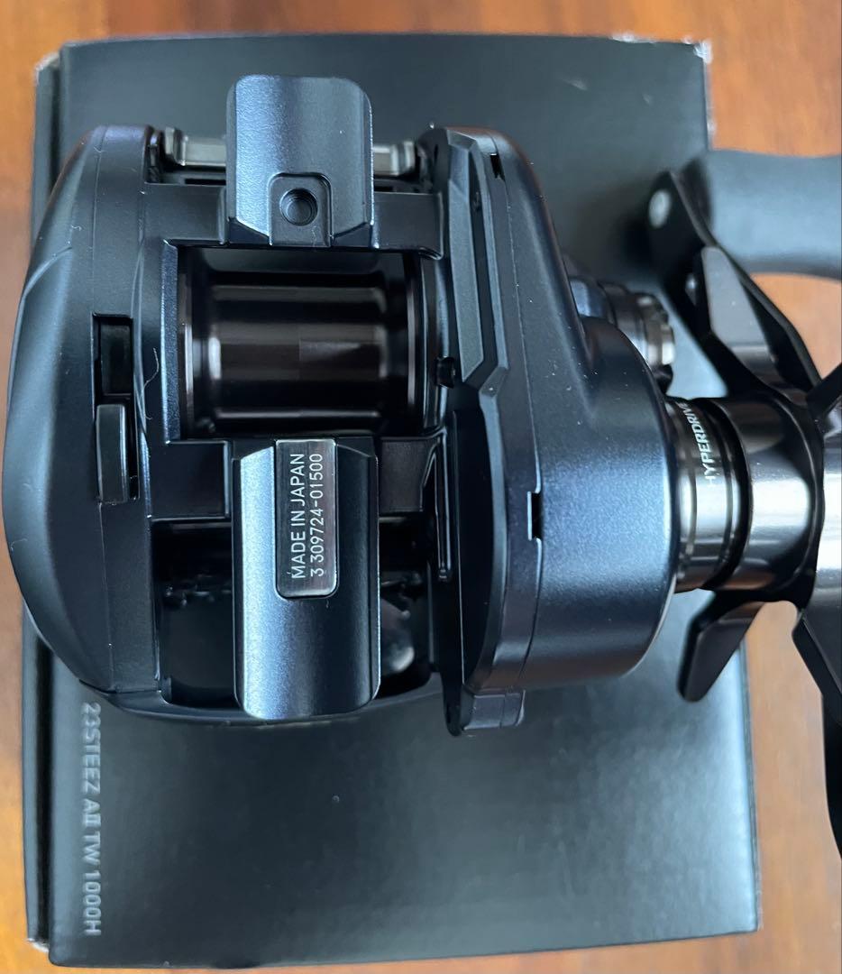 ダイワ ベイトリール スティーズ A2 TW 1000H(右)