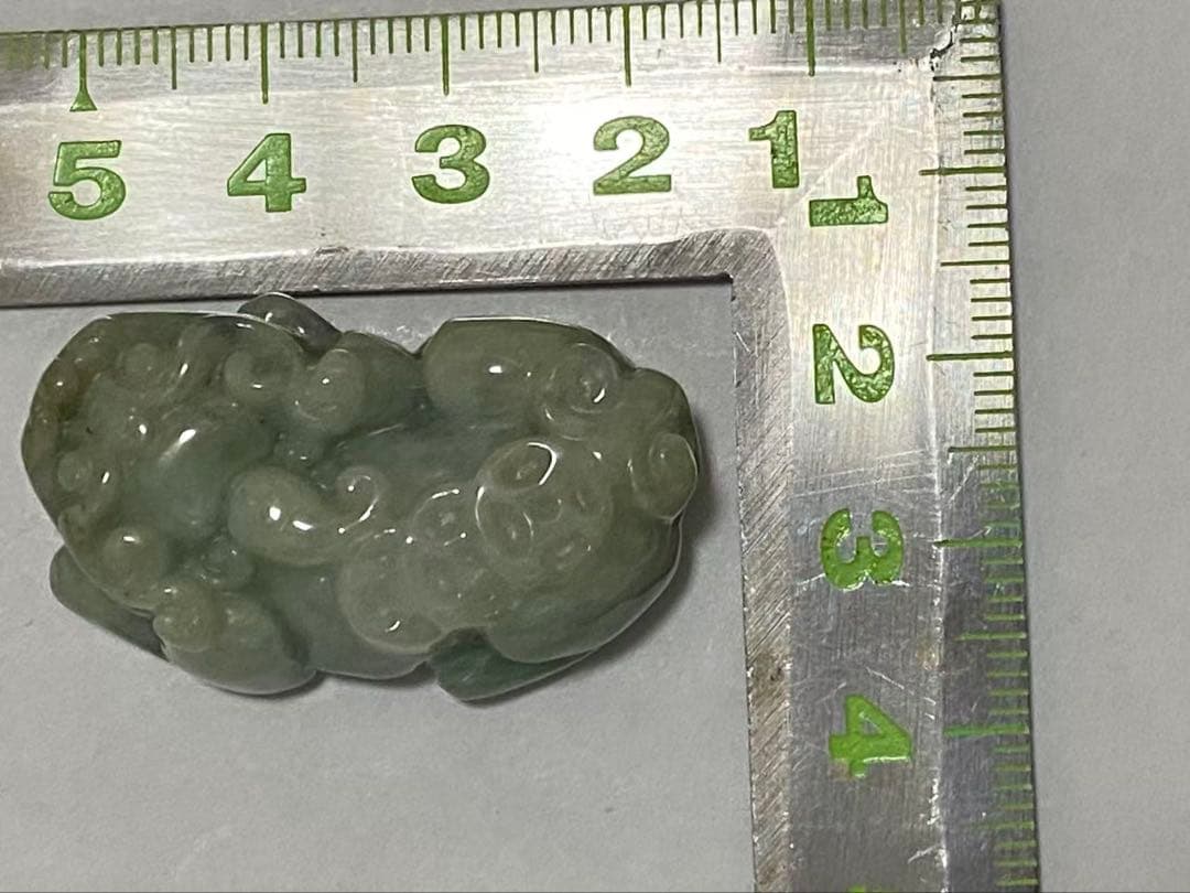 天然石 翡翠 彫刻ビルマ產 翡翠貔貅 ペンダント　装飾品 中国美術