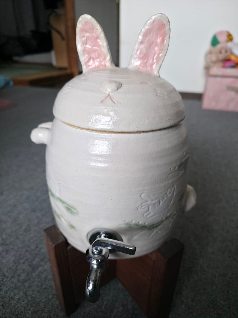 ウサギの形 陶器製置物　焼酎サーバー